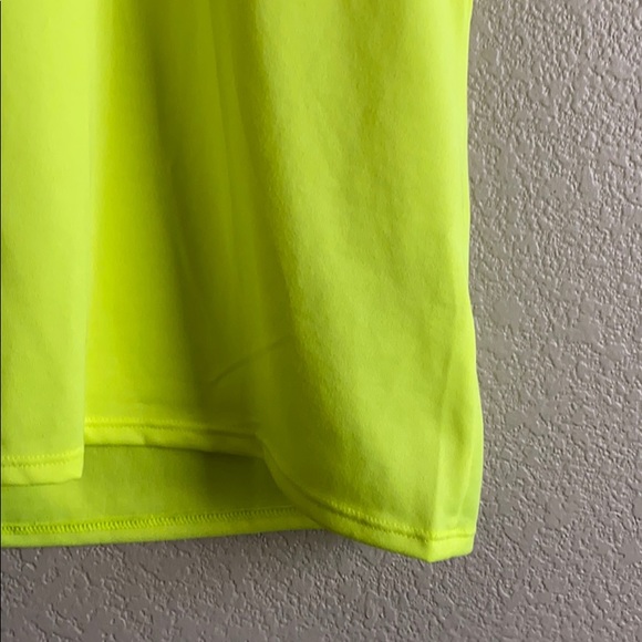 🎉SALE🎉 NIKE Performance Tee Dri-Fit Bright Yellow Size M - Picture 5 of 7